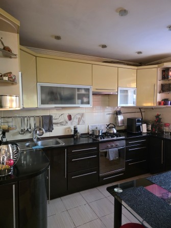 Пропоную 4-х кімнатну квартиру в центрі, Автономне опалення. - фото 1