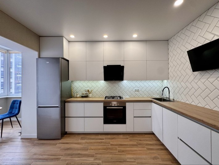 Євродвійка біля Гідропарку - фото 1