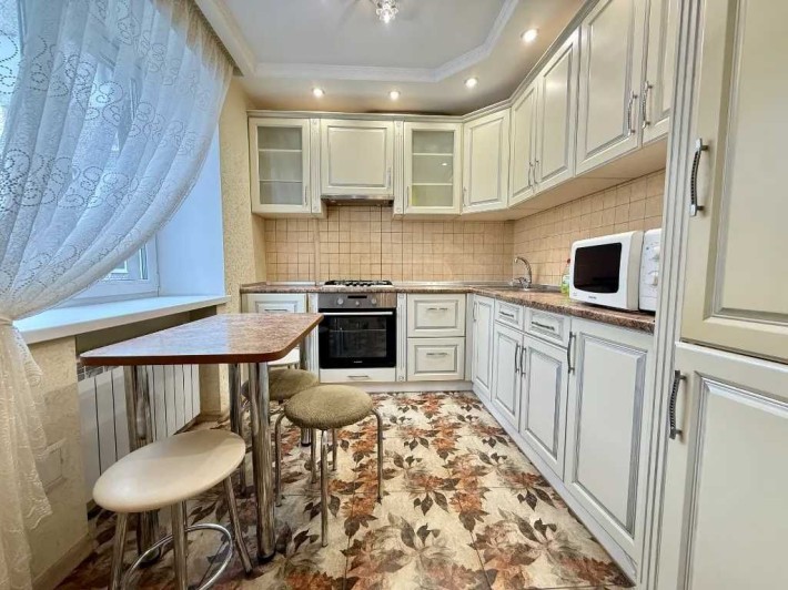 Продам 2к.квартиру на пр.Науки (Гагаріна)!Дафи!Ремонт! - фото 1