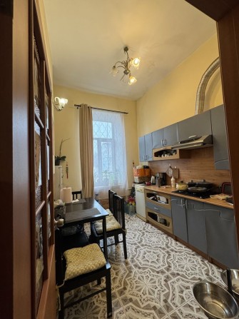 Продам однокімнатну квартиру у центрі міста - фото 1
