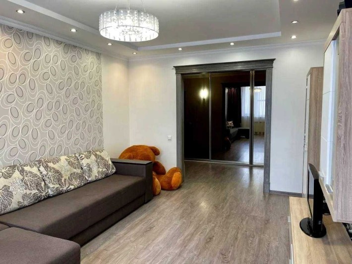 2-кім. 85 кв.м, вул. Ернста Федора, Солом'янський район - фото 1