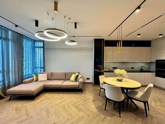 Центр TRIIINITY 3 спальні 126м² Ремонт 1 будинок / Трініті Тетріс Киев