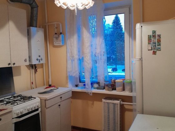 Продам 1 к. на пр.Поля ост. Юность
на пр. О.Поля, район ,,Юности,, Дніпро