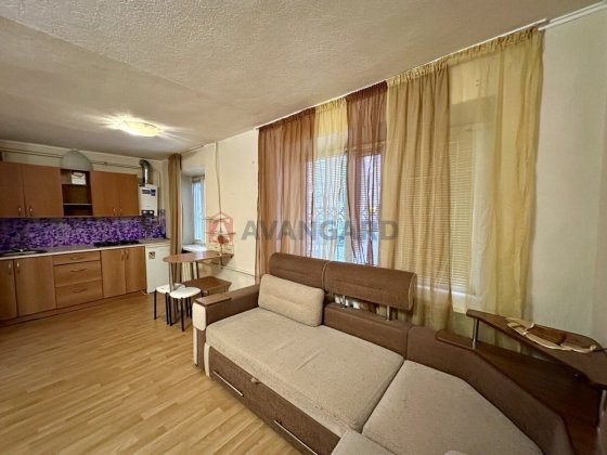 Продаю 2 комнатную квартиру проспект Богдана Хмельницкого Дніпро