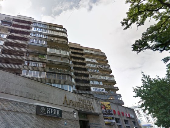 Продається простора 4-х кімнатна квартира в самому центрі Дніпра! Днепр