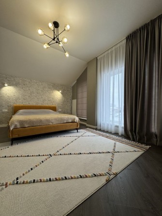 Продаж видової квартири в центральній частині міста - фото 1