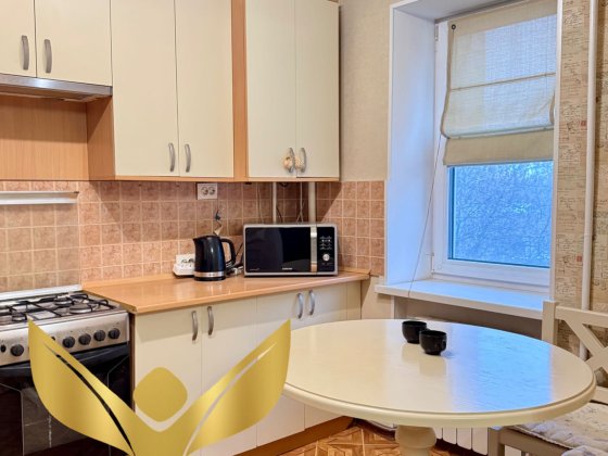 Продаж: 3-к квартира вул.Вокзальна 3/9 поверх АГО меблі залишаються Кропивницкий