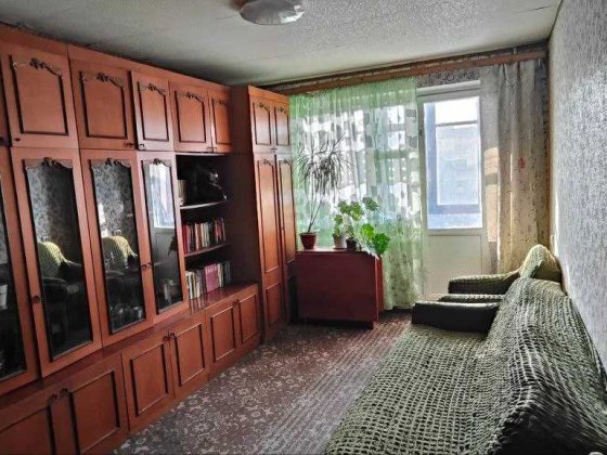 Продам крупногабаритную 3 комнатную на Красном Камне. Днепр