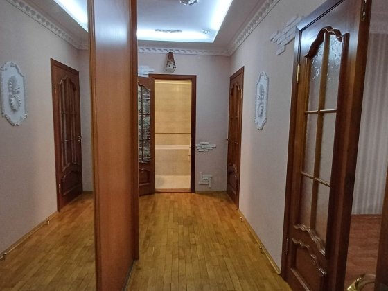 Продаж великої 3к квартири,  стан гарний Днепр