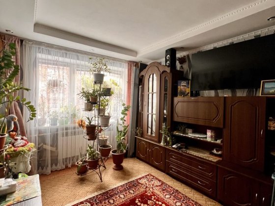 Продається тиха та затишна 2-кімнатна квартира в самому центрі міста ! Кропивницкий