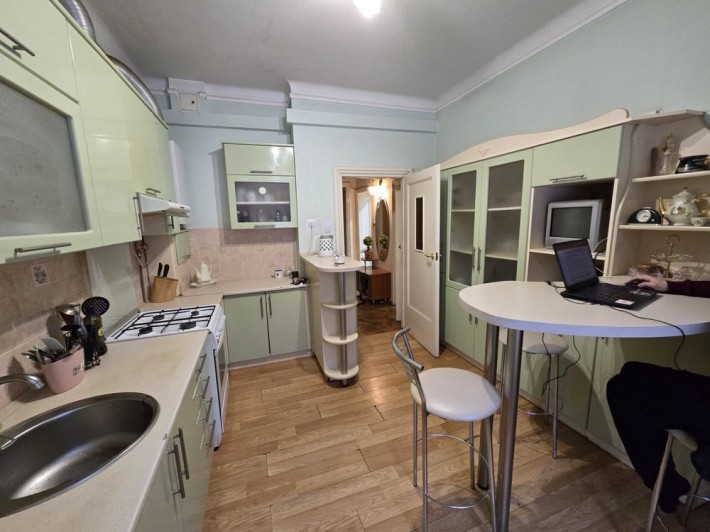 Продаж 3 кімнатна квартира вул. Вітовського, польський люкс, центр. - фото 1