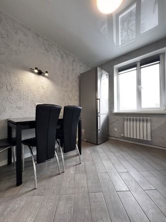 Укомплектована 2х кімнатна квартира з ремонтом - фото 1