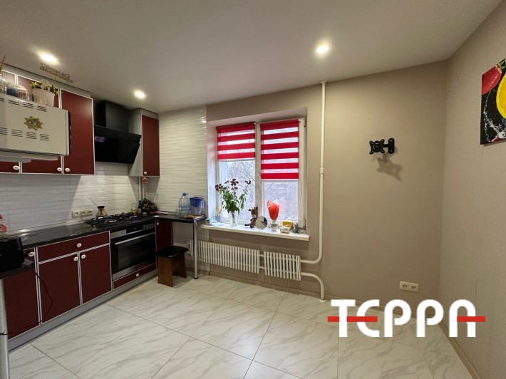 Продаж 2-кімнатної квартири з ремонтом - фото 1