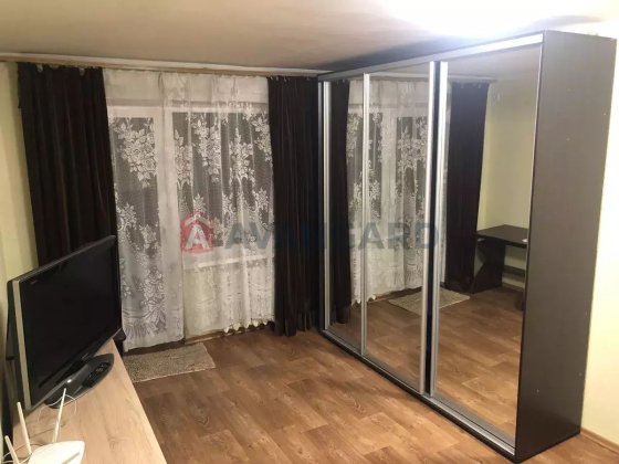 Безнал! Продам 1-х кімн, вул, Новокримська , р-н ТЦ Сільпо, поверх 4/5 Дніпро