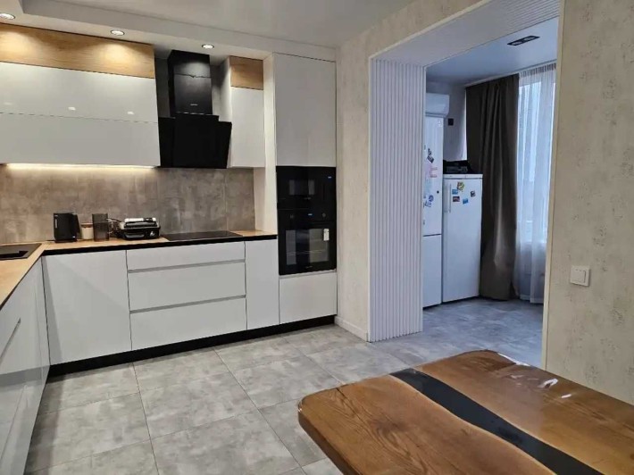 Продам 2-к квартиру (95м2) в кирпиче, пер. Любарского / Солнечный - фото 1