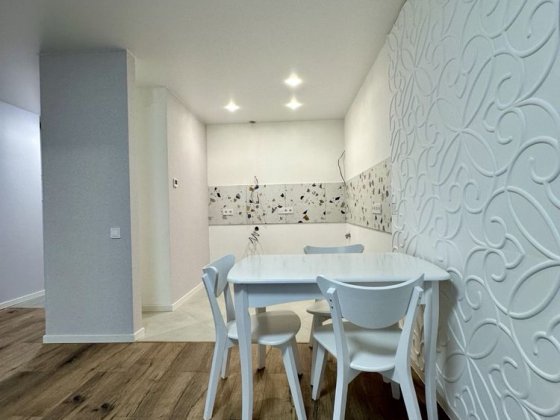 Продам 2 к кв с новым ремонтом пр Мира ТЦ Караван Возможен безнал! Днепр