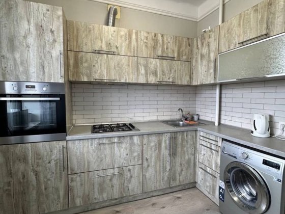 Продаж 2-к квартири-студії в районі ТЦ « Україна» Запоріжжя