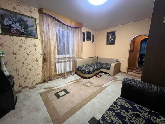 Продам 2к квартиру с гаражом Центр Исполкомовская Днепр