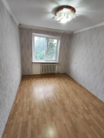 Продам двокімнатну квартиру в центрі - фото 1