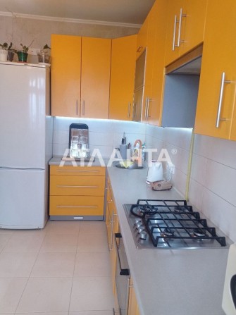 Продам двокімнатну квартиру з ремонтом і меблями  вул. Каховська, 27 - фото 1