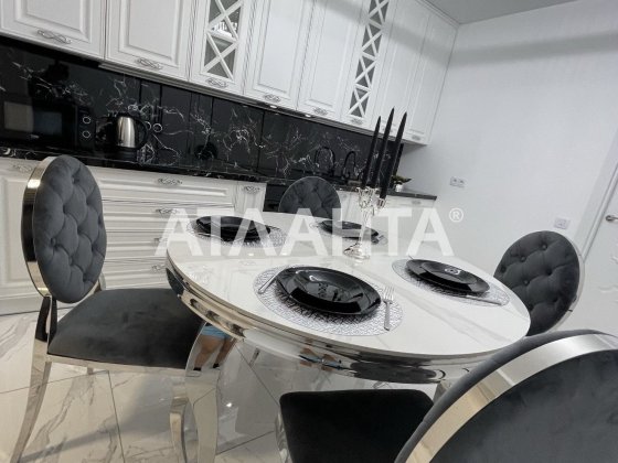 Продаж 2 - кімнатної квартири в ЖК Хмельницький Hall Львів