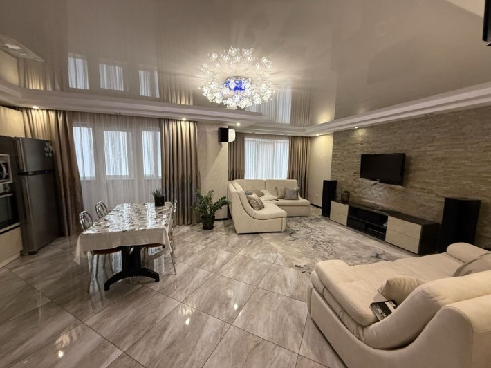 З кімнатна квартира ,Центр,Святого Миколая 71 - фото 1