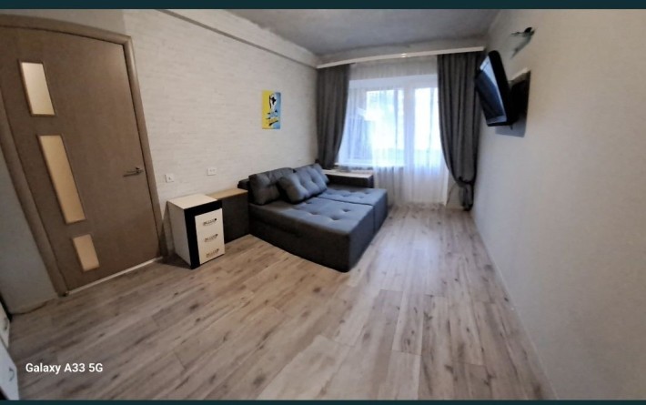 Продам 1о.к. квартиру ЕВРОПЕЙСКАЯ  18000$  2 этаж - фото 1