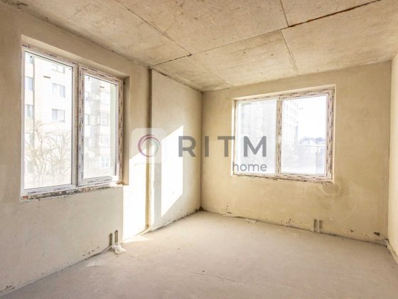 Продається 3-кім. квартира в ближньому центрі поруч із ЖК "Семицвіт". Львов