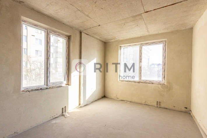 Продається 3-кім. квартира в ближньому центрі поруч із ЖК "Семицвіт". - фото 1