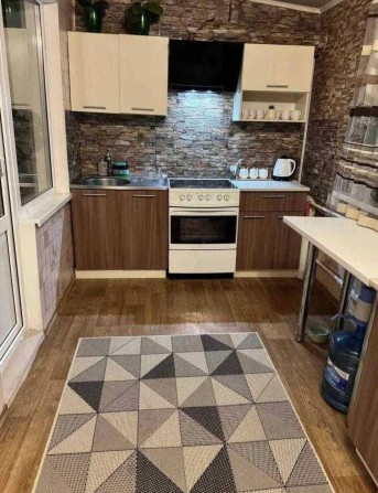 Продам 2 комнатную кв. Победа (б. Славы) с капремонтом 2 этаж 50м2 - фото 1