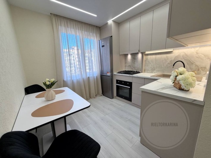 Продам 1к кв/Колодезная 13 После кап ремонта с тех.и мебелью - фото 1