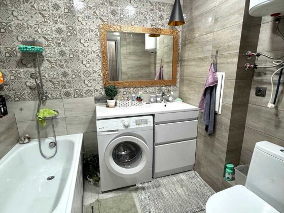 Продается 2 ком кв с мебелью и техникой  Хортицком р-н по ул Гудыменко Запоріжжя