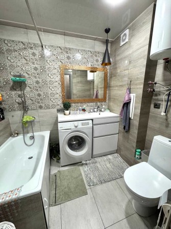 Продается 2 ком кв с мебелью и техникой  Хортицком р-н по ул Гудыменко - фото 1