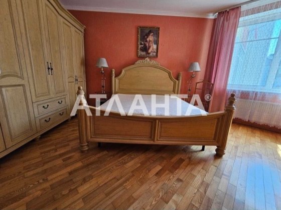 Продаж 3-кімнатної квартири  вул. Петлюри, 34а(р-н Південного ринку) Львов