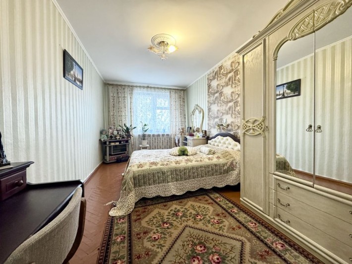 Продам ВЕЛИКУ 2 к.кв. ЦЕНТР. Сертифікат+ - фото 1