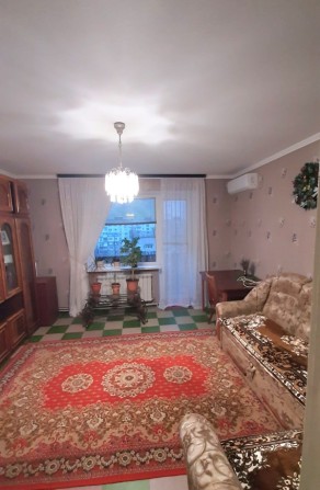 Продається трикімнатна квартира в центрі міста - фото 1