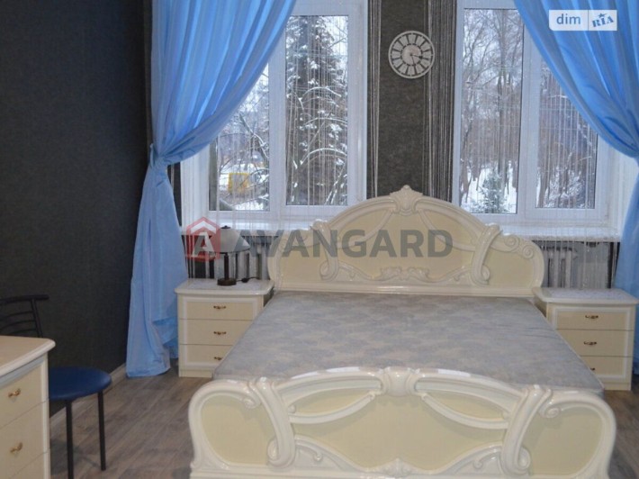 Продам Центр 2-х комнатная Парк Глобы Проспект Яворницкого - фото 1