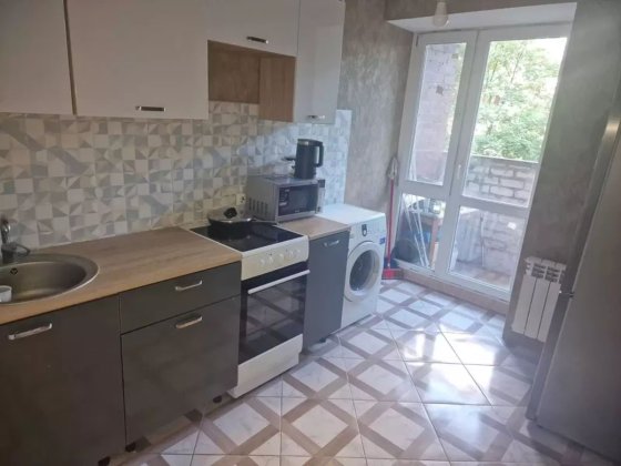 Продам 1-комн. 41,2 м. кв. / ж/м Тополь-1 / ЮМЗ / 3/14 кирп. Дніпро