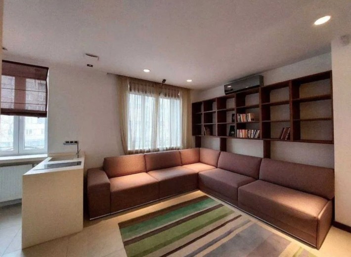 Продаж 4 кім. квартира 212 м2 на вул. Стрийська м. Львів - фото 1