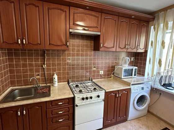 Продаж 1 кімнатної квартири у гуртожитку по вул. В. Великого Львів