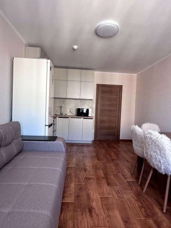 Продам 1 кімн. по вул. Коноплянська, 22 б. Метро Мінська. - фото 1