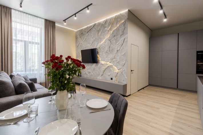 Продаж квартири з дизайнерськи ремонтом в центрі Львова - фото 1
