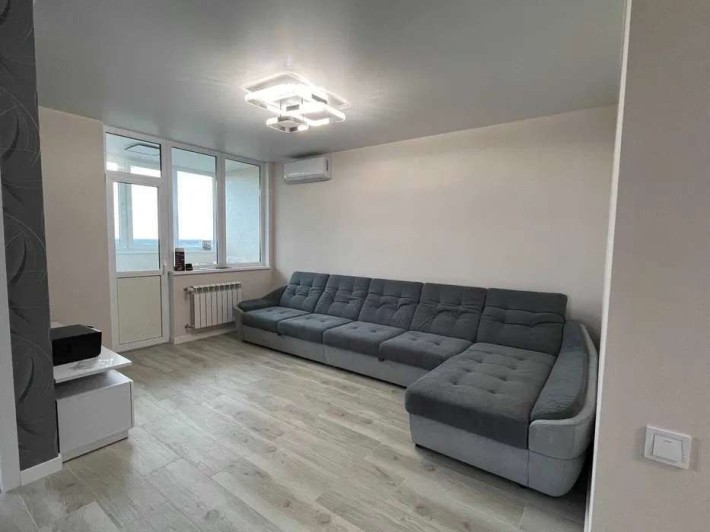 Продаж 3-к квартири вул. Світла, 3д - фото 1