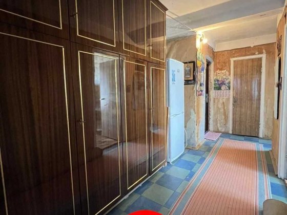 Продается 2-х к. квартира по ул. Школьная без ремонта в отличном месте Запоріжжя