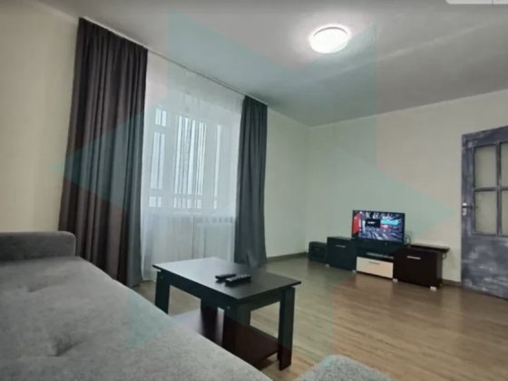 Продам 2 х ком  квартиру на Калиновой р-н Будапешта Днепр