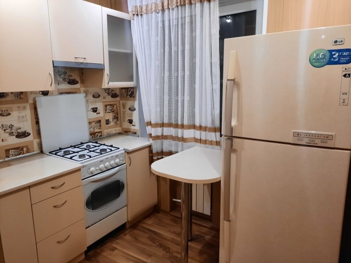 Продам 2 ком кв центр бабурки ,бабочка - фото 1