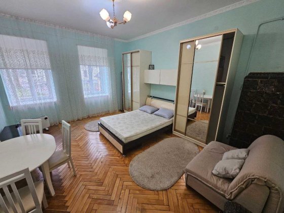 Продаж 1 кім. кв. центр, польський буд.** Львів