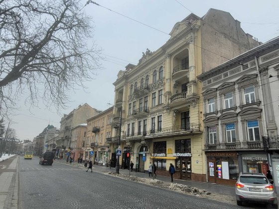 Продаж 1к пр.Свободи(Опера) центр міста 21м 2/3ц ремонт 60тис Львів