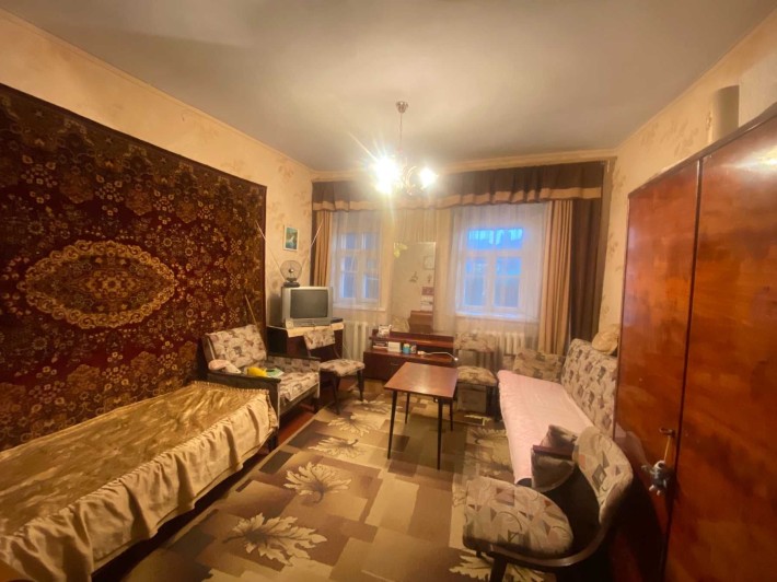 Продаю однокімнатну квартиру  Центр дом на земле - фото 1