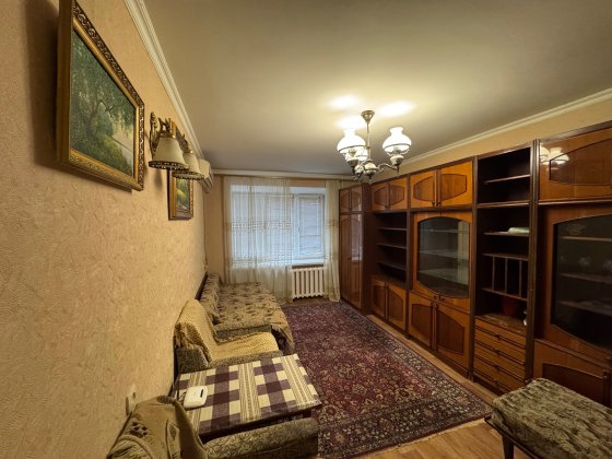 Трешка в добротном доме Николаев